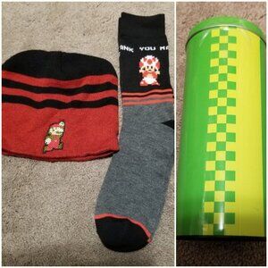 Nintendo Super Mario Gift Set - Toque, Socks, Money Bank